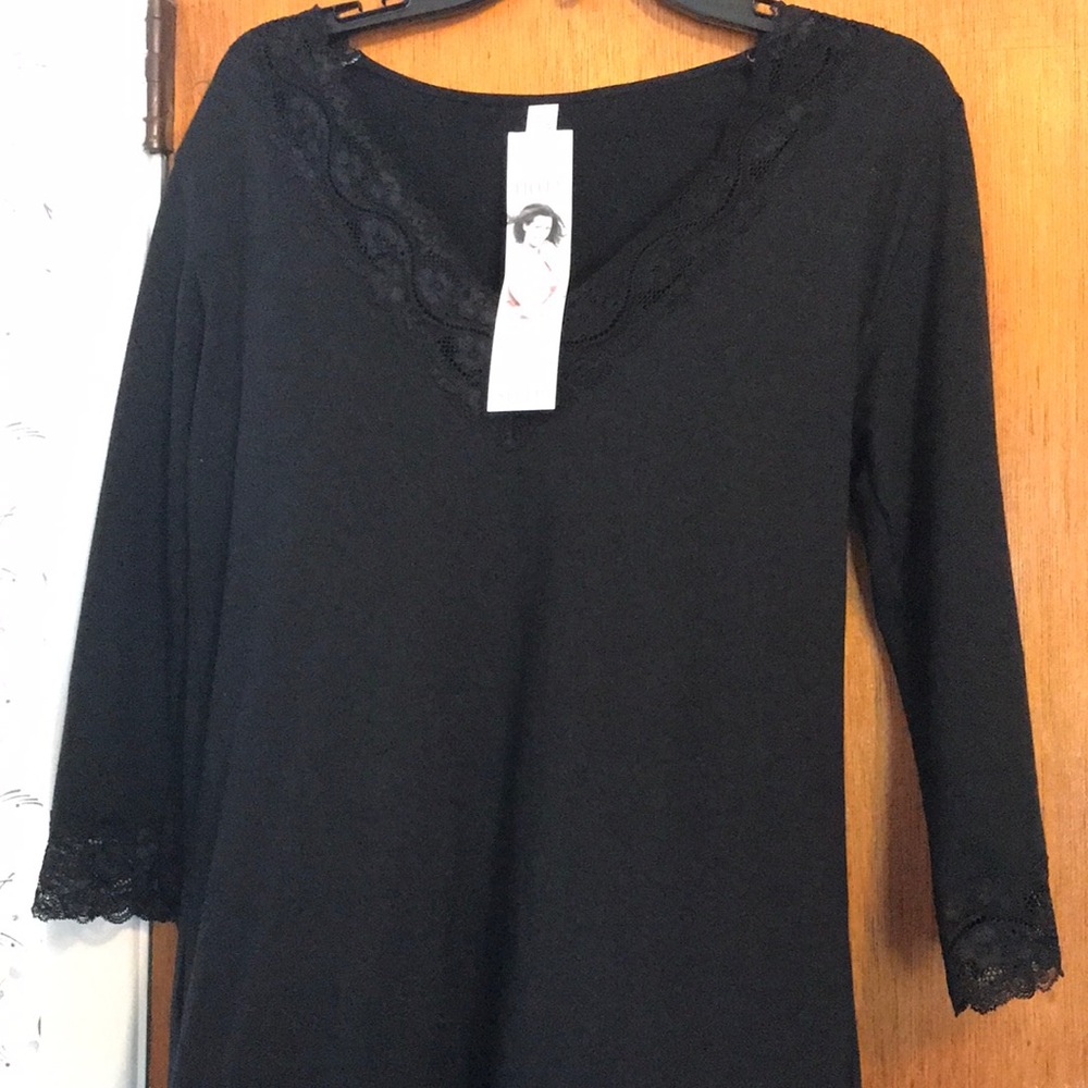 ♥️ Pajamas set (top and bottom) in black. Lace trimming